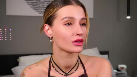 Snapshot of greengazon chatting on 16, 11, 2025 Kelly online show from 16, 11, 2025