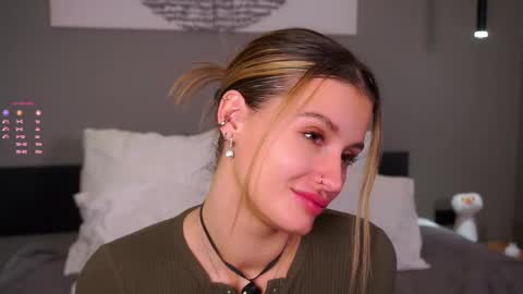 Snapshot of greengazon chatting on 27, 11, 2025 Kelly online show from 27, 11, 2025