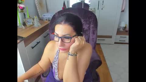Snapshot of gretamilf chatting on 27, 10, 2025 GretaMilf online show from 27, 10, 2025