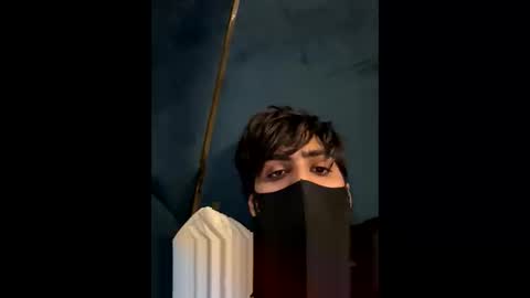 Snapshot of greymen2020 chatting on 1, 12, 2025 greymen2020 online show from 1, 12, 2025