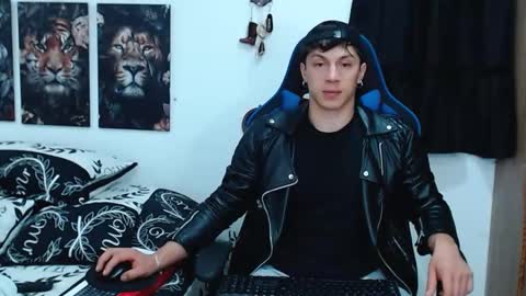 griego01 online show from 3, 3, 2025