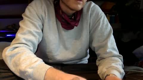 gruendamien online show from 9, 1, 2025