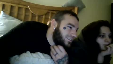 Snapshot of gsloueez chatting on 4, 1, 2025 gsloueez online show from 4, 1, 2025