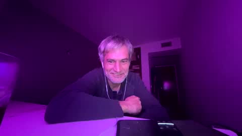 guardiannif_ online show from 21, 1, 2025