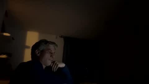 guardiannif_ online show from 28, 1, 2025