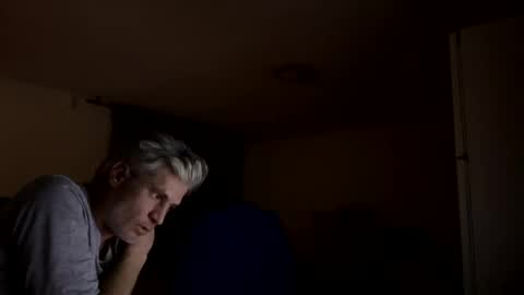 guardiannif_ online show from 11, 2, 2025