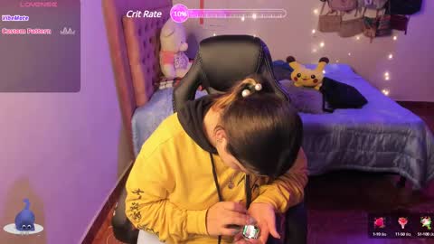 Hello Im Julieta Im 25 years old welcome to my room have fun and be happy. online show from 13, 2, 2025