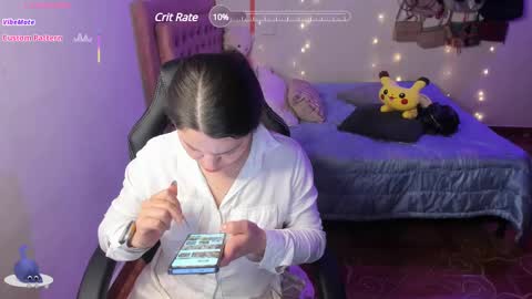 Hello Im Julieta Im 25 years old welcome to my room have fun and be happy. online show from 17, 2, 2025