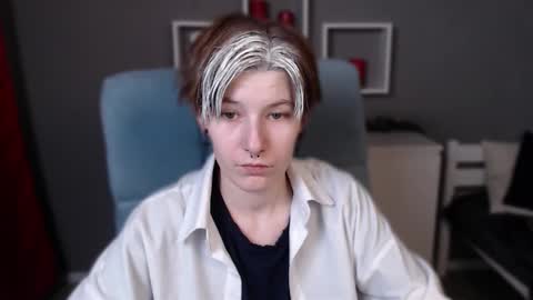 Snapshot of guitarandangell chatting on 17, 11, 2025 guitarandangell online show from 17, 11, 2025