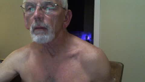 Snapshot of gulfcoast1952 chatting on 21, 12, 2024 Roy online show from 21, 12, 2024
