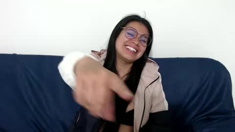 Vane blonde and Hazell black hair online show from 16, 9, 2025