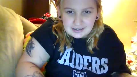 Snapshot of gummybearluvsu chatting on 15, 12, 2025 Gummybearluvzu online show from 15, 12, 2025