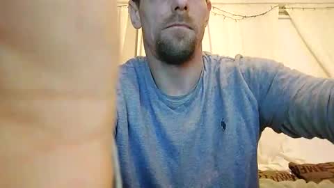 gunnarssonbenni33 online show from 7, 3, 2026