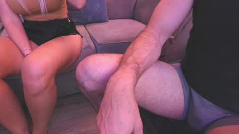 gunnyt1211 online show from 18, 4, 2026