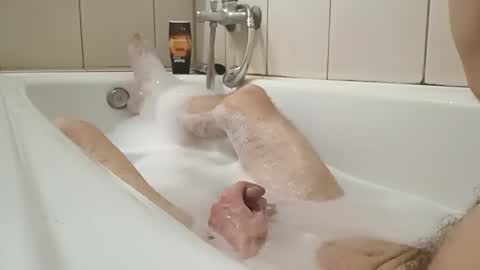 Snapshot of gunwo80 chatting on 6, 1, 2025 gunwo80 online show from 6, 1, 2025