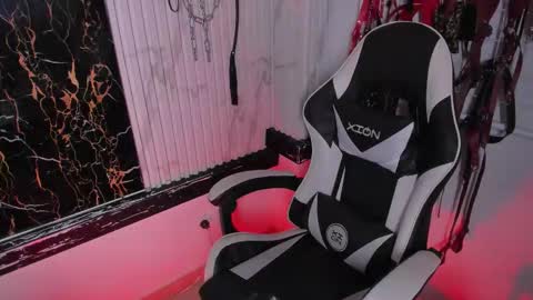 Snapshot of guxplo chatting on 9, 2, 2026 Antonella online show from 9, 2, 2026