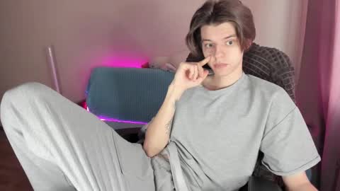 guy_liam1 online show from 26, 2, 2025