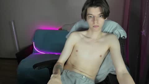 guy_liam1 online show from 6, 3, 2025