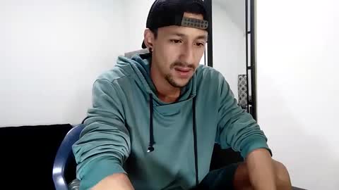 Snapshot of guykarim chatting on 24, 12, 2024 karim online show from 24, 12, 2024