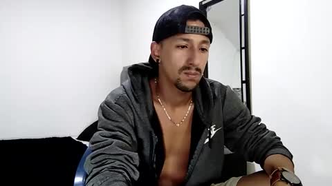 Snapshot of guykarim chatting on 13, 1, 2025 karim online show from 13, 1, 2025