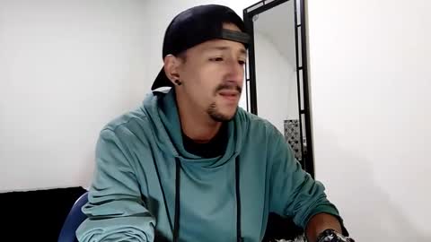 Snapshot of guykarim chatting on 17, 1, 2025 karim online show from 17, 1, 2025