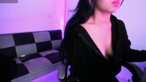 gwenhazel online show from 6, 10, 2025