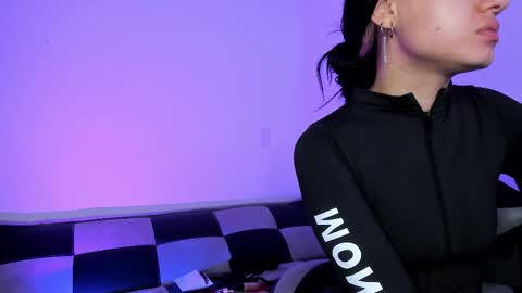 gwenhazel online show from 5, 12, 2025