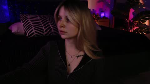 gwenhilton online show from 3, 1, 2025