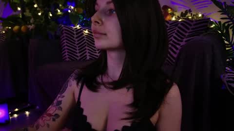 gwenhilton online show from 7, 3, 2025