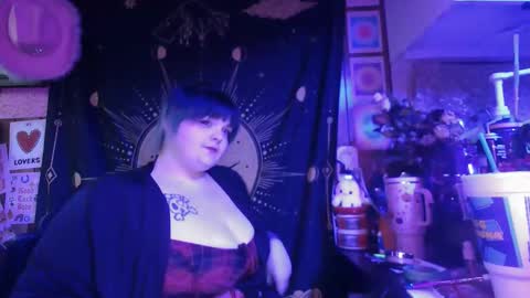 Snapshot of gxddess_fe chatting on 25, 11, 2025 Goddess Fe online show from 25, 11, 2025