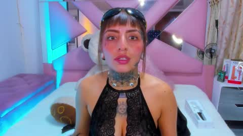 gyal_8_ online show from 20, 9, 2025