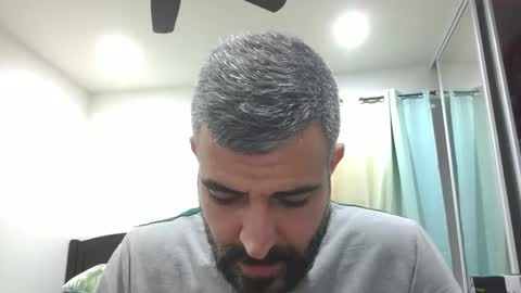 h0nest84 online show from 4, 1, 2025