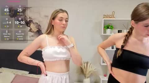 Snapshot of hadleynichols chatting on 23, 9, 2025 Hi Im Rebecca Glad to see you in my room PVT is open online show from 23, 9, 2025