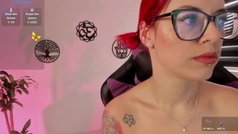 Snapshot of haileebeer_ chatting on 29, 9, 2025 Hailee online show from 29, 9, 2025