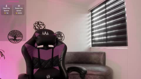 Snapshot of haileebeer_ chatting on 14, 11, 2025 Hailee online show from 14, 11, 2025