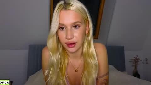hailey_would online show from 27, 11, 2025
