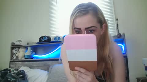 Snapshot of haileyakuma69 chatting on 3, 2, 2025 Hailey and d online show from 3, 2, 2025