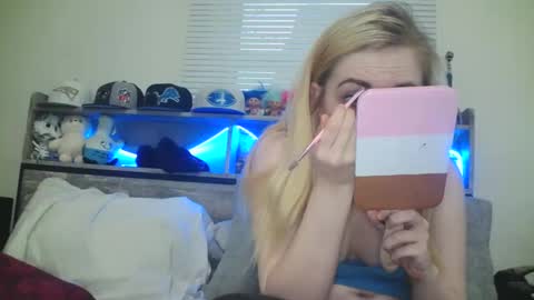 Snapshot of haileyakuma69 chatting on 4, 3, 2025 Hailey and d online show from 4, 3, 2025