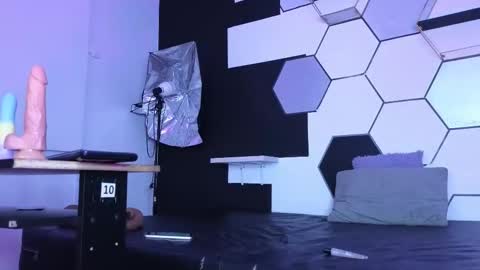 haileycat_ online show from 9, 1, 2026