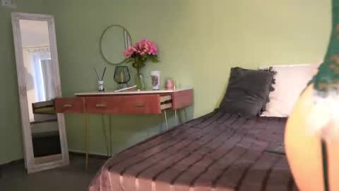 Snapshot of haileymoon85 chatting on 17, 2, 2025 Hailey online show from 17, 2, 2025