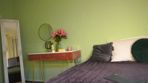 Snapshot of haileymoon85 chatting on 25, 2, 2025 Hailey online show from 25, 2, 2025