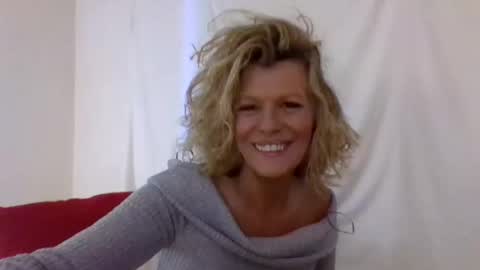 Snapshot of haileys123 chatting on 12, 12, 2024 Hailey online show from 12, 12, 2024