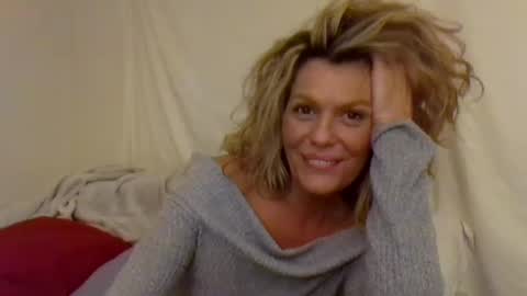 Snapshot of haileys123 chatting on 8, 1, 2025 Hailey online show from 8, 1, 2025