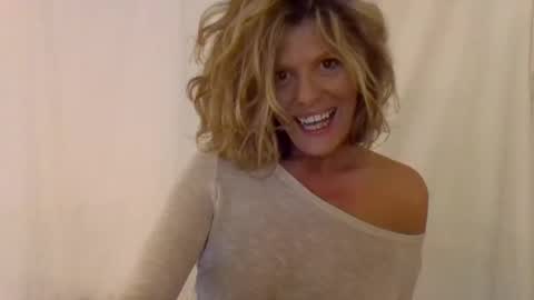 Snapshot of haileys123 chatting on 20, 1, 2025 Hailey online show from 20, 1, 2025