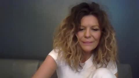 Snapshot of haileys123 chatting on 14, 11, 2025 Hailey online show from 14, 11, 2025