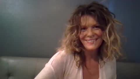 Snapshot of haileys123 chatting on 19, 11, 2025 Hailey online show from 19, 11, 2025