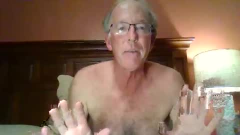 Snapshot of hairybater26 chatting on 14, 11, 2025 Harry online show from 14, 11, 2025