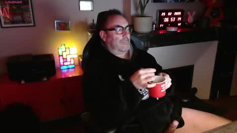 Snapshot of hairyfred73 chatting on 25, 2, 2025 hairyfred73 online show from 25, 2, 2025