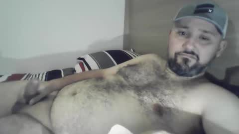 Snapshot of hairyman86 chatting on 19, 12, 2025 hairyman86 online show from 19, 12, 2025