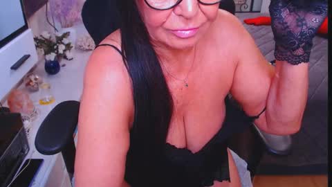 Snapshot of hairypussygranny chatting on 27, 9, 2025 Monika online show from 27, 9, 2025
